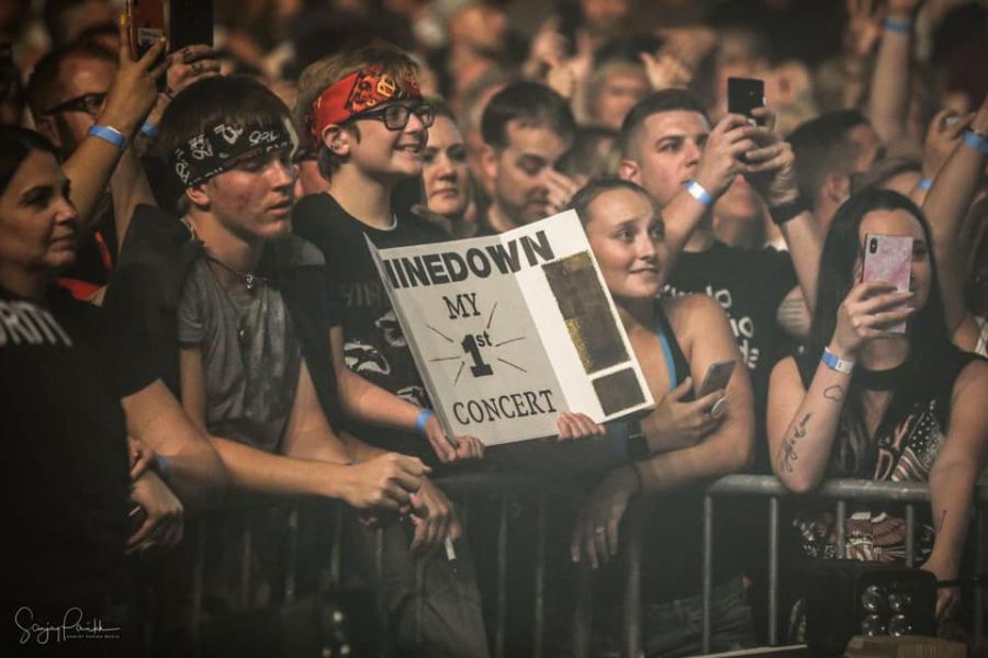 <who> Photo Credit: Shinedown - Facebook. 