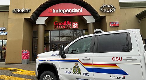 Assault on grounds of Penticton elementary school sends 2 to hospital, including youth